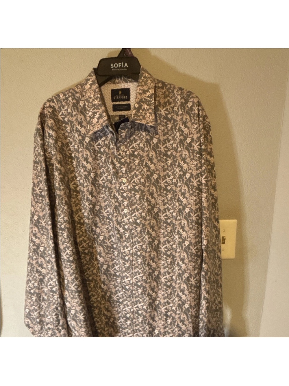 Stafford Men’s Gray and White Floral Button-Down Shirt